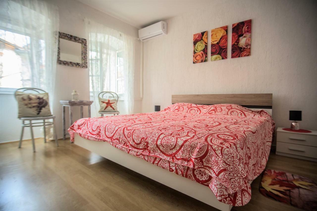 Apartment Dolores เซรส ภายนอก รูปภาพ